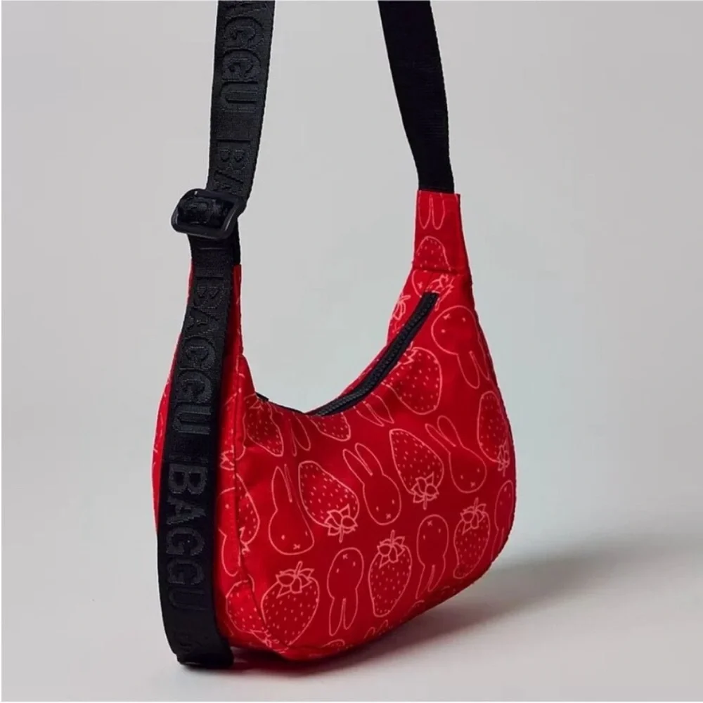 BAGGU Miffy UO Urban Outfitters Small Crescent Crossbody Bag Purse BNWT - Picture 2 of 7